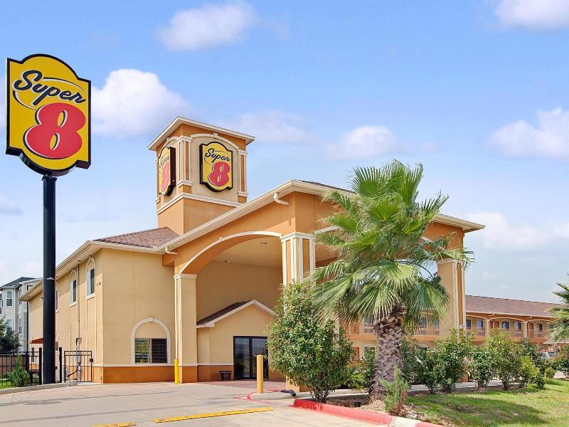 Super 8 By Wyndham Houston North I-45 Hotel Exterior photo